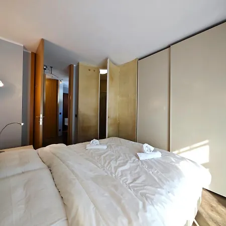 Hostdomus - Les Etoiles Apartament